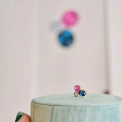 Anpé Atelier Varnaya 18kt Guld Ørestik m. Safirer